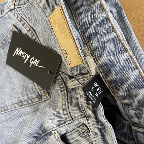 Women's Nasty Gal Size US 2 Acid Wash What You Say Distressed Jeans NWT New - Picture 8 of 9